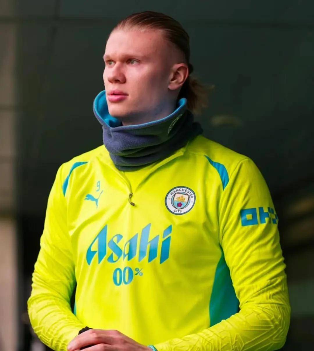  哈兰德回归赛场，回归赛场首场状态亮眼，快船观众沸腾！-九游会员礼包